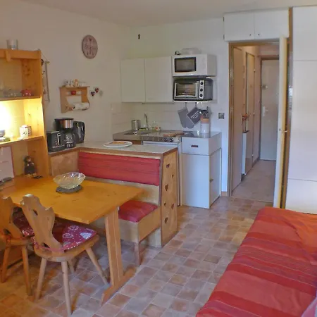 Coquet Avec Balcon Et Parking, Centre De - Fr-1-629-116 شقة *