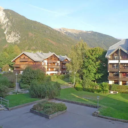 Coquet Au Centre De Avec Parking Privé - Fr-1-629-116 * Samoëns