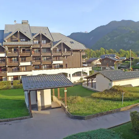 Coquet Au Centre De Avec Parking Privé - Fr-1-629-116 * Samoëns