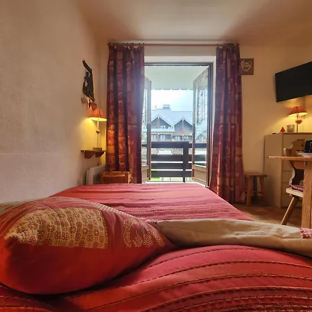 Coquet Au Centre De Avec Parking Privé - Fr-1-629-116 Samoëns